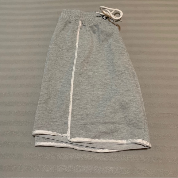 Shorts - Picture 2 of 3